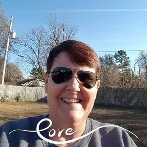 Meet your Posher, Debbie